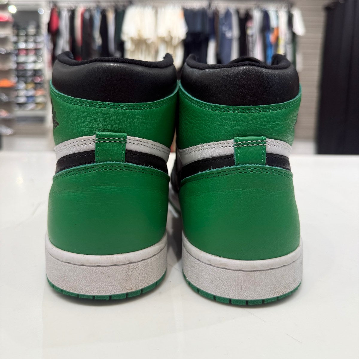 Jordan 1 Retro High OG Lucky Green Size 11.5 (Lightly Worn Pre-Owned)