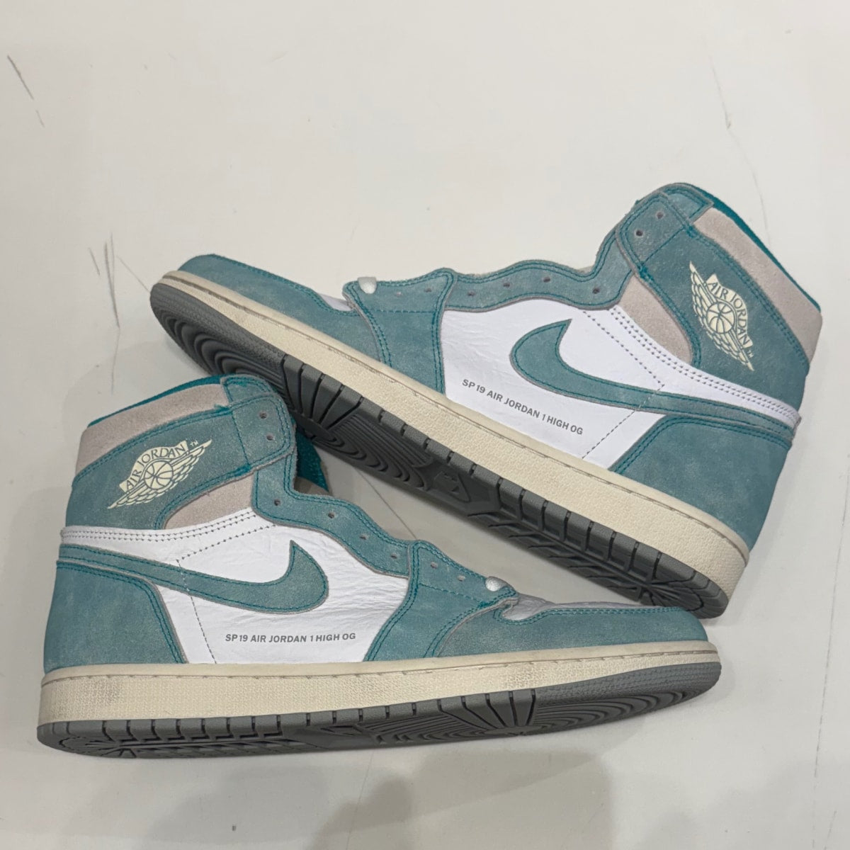 Jordan 1 Retro High Turbo Green Size 11 (Lightly Worn Pre-Owned)