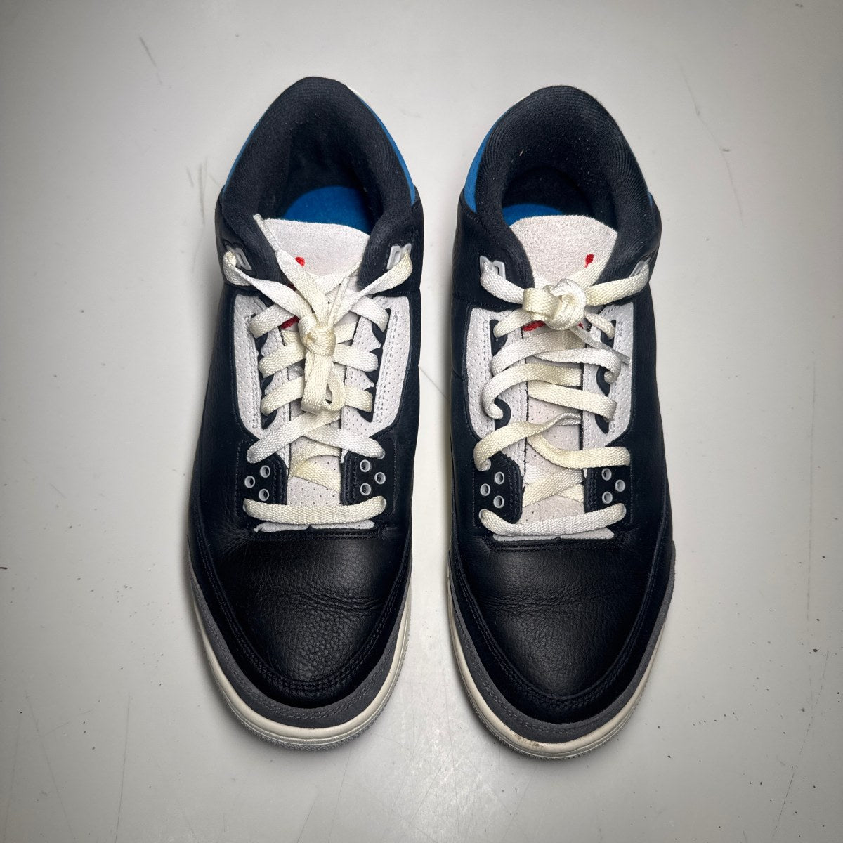 Jordan 3 Retro OG Rare Air Size 11 (Lightly Worn Pre-Owned)