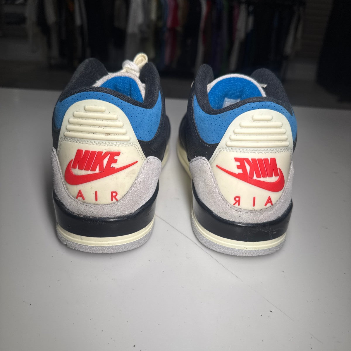 Jordan 3 Retro OG Rare Air Size 11 (Lightly Worn Pre-Owned)