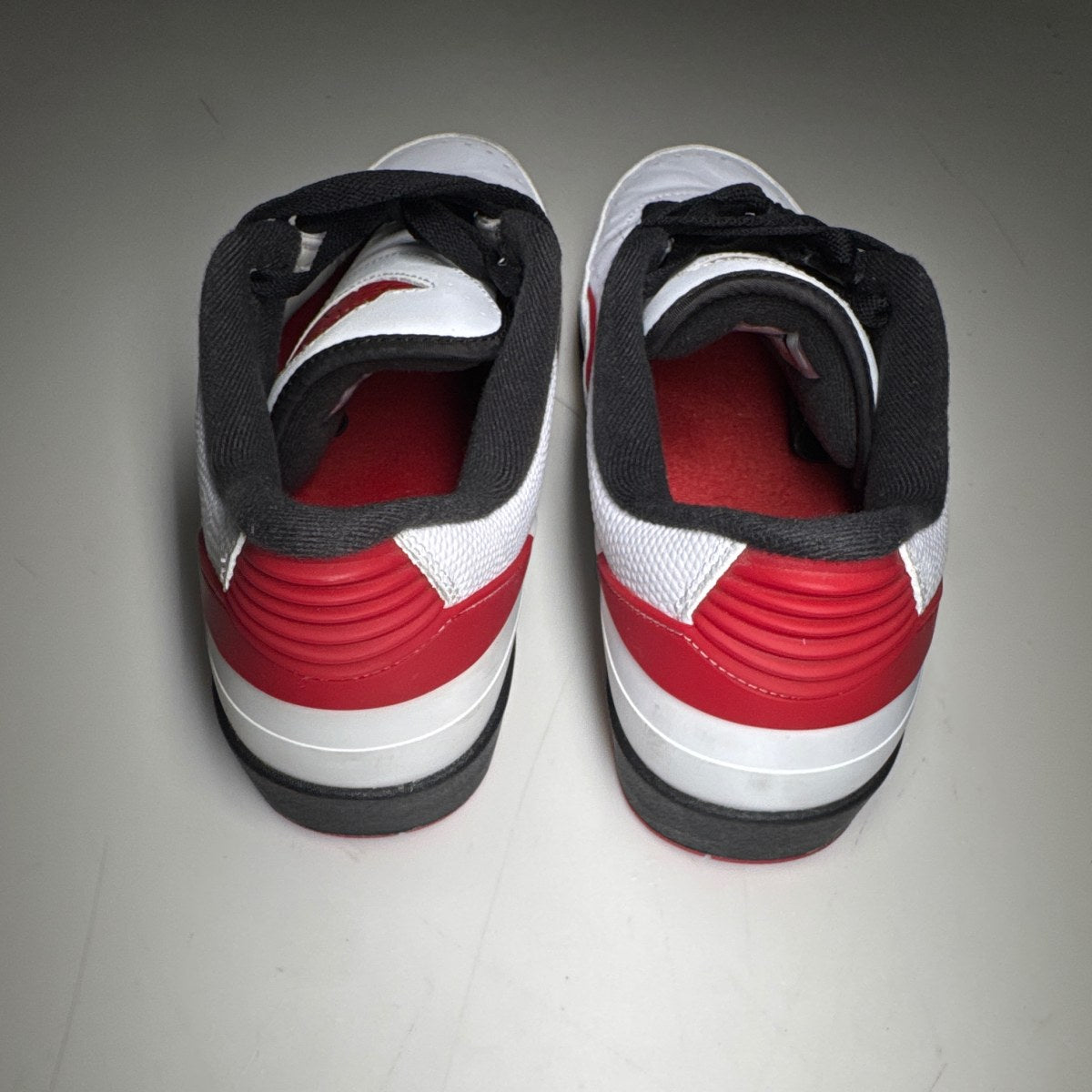 Jordan 2 Retro Low Chicago (2016) Size 11 (Lightly Worn Pre-Owned)