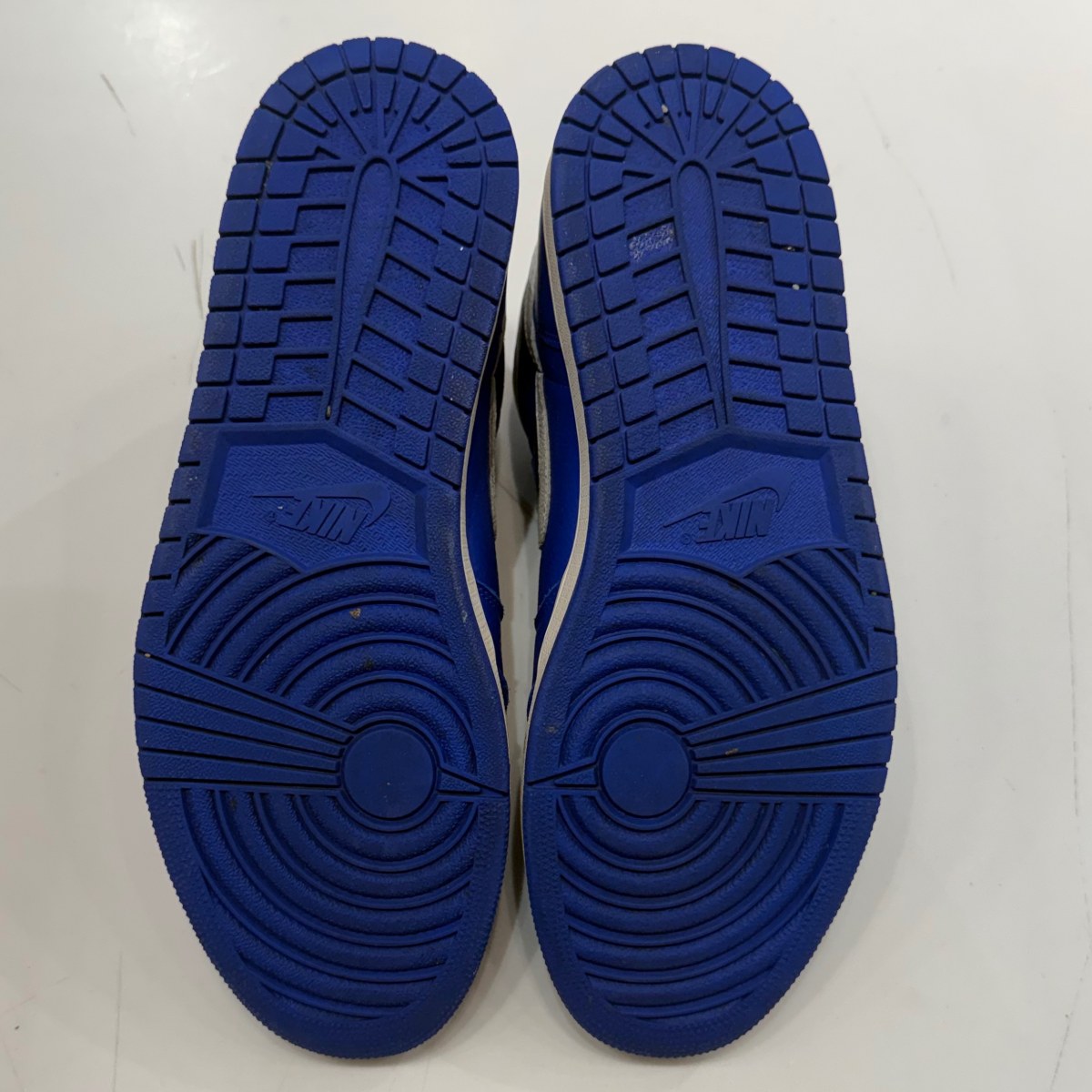 Jordan 1 Retro High Hyper Royal Size 12 (Moderately Worn Pre-Owned)