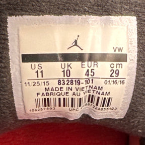Jordan 2 Retro Low Chicago (2016) Size 11 (Lightly Worn Pre-Owned)