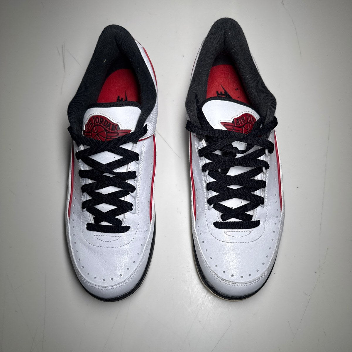 Jordan 2 Retro Low Chicago (2016) Size 11 (Lightly Worn Pre-Owned)