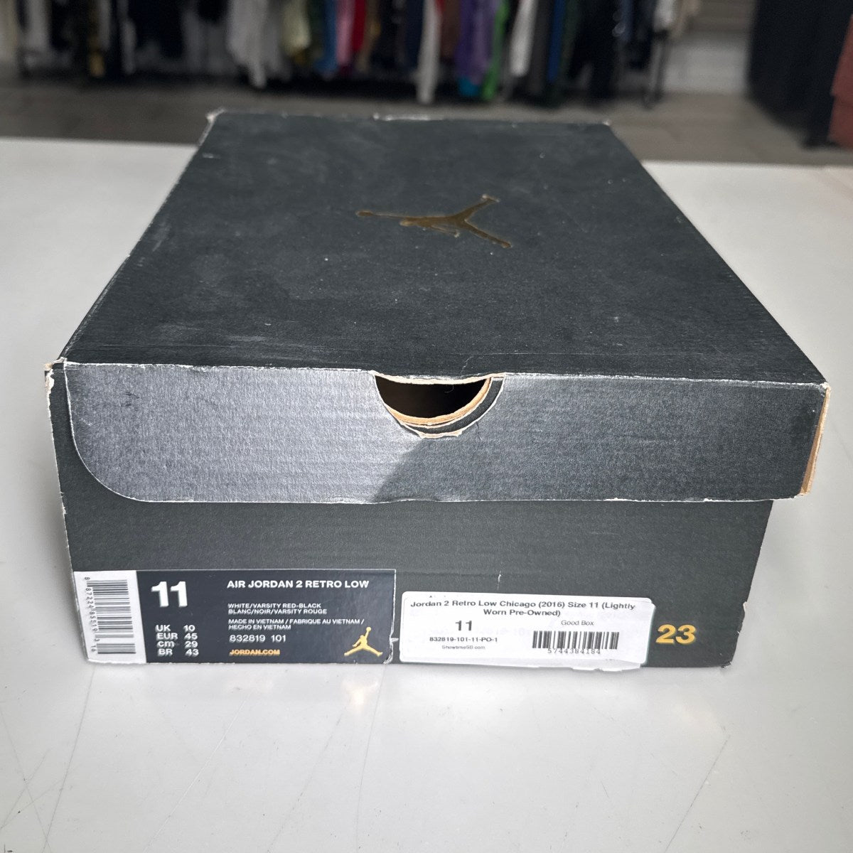 Jordan 2 Retro Low Chicago (2016) Size 11 (Lightly Worn Pre-Owned)