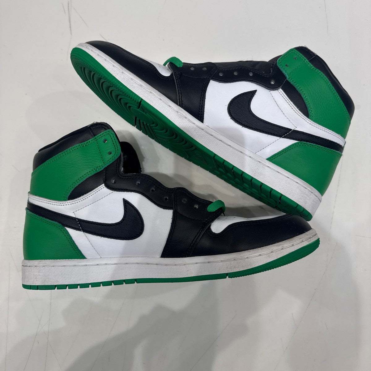 Jordan 1 Retro High OG Lucky Green Size 11.5 (Lightly Worn Pre-Owned)