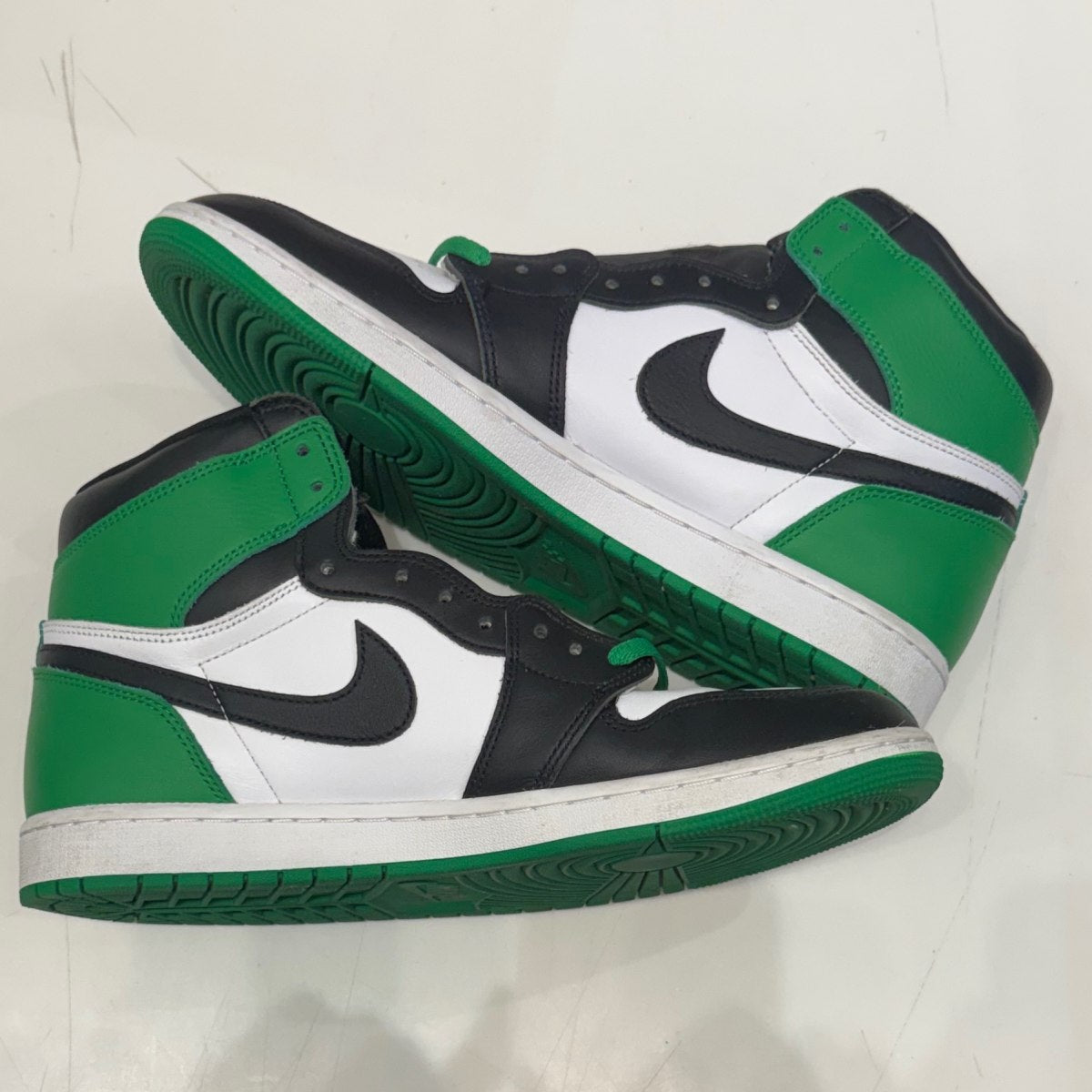 Jordan 1 Retro High OG Lucky Green Size 11.5 (Lightly Worn Pre-Owned)