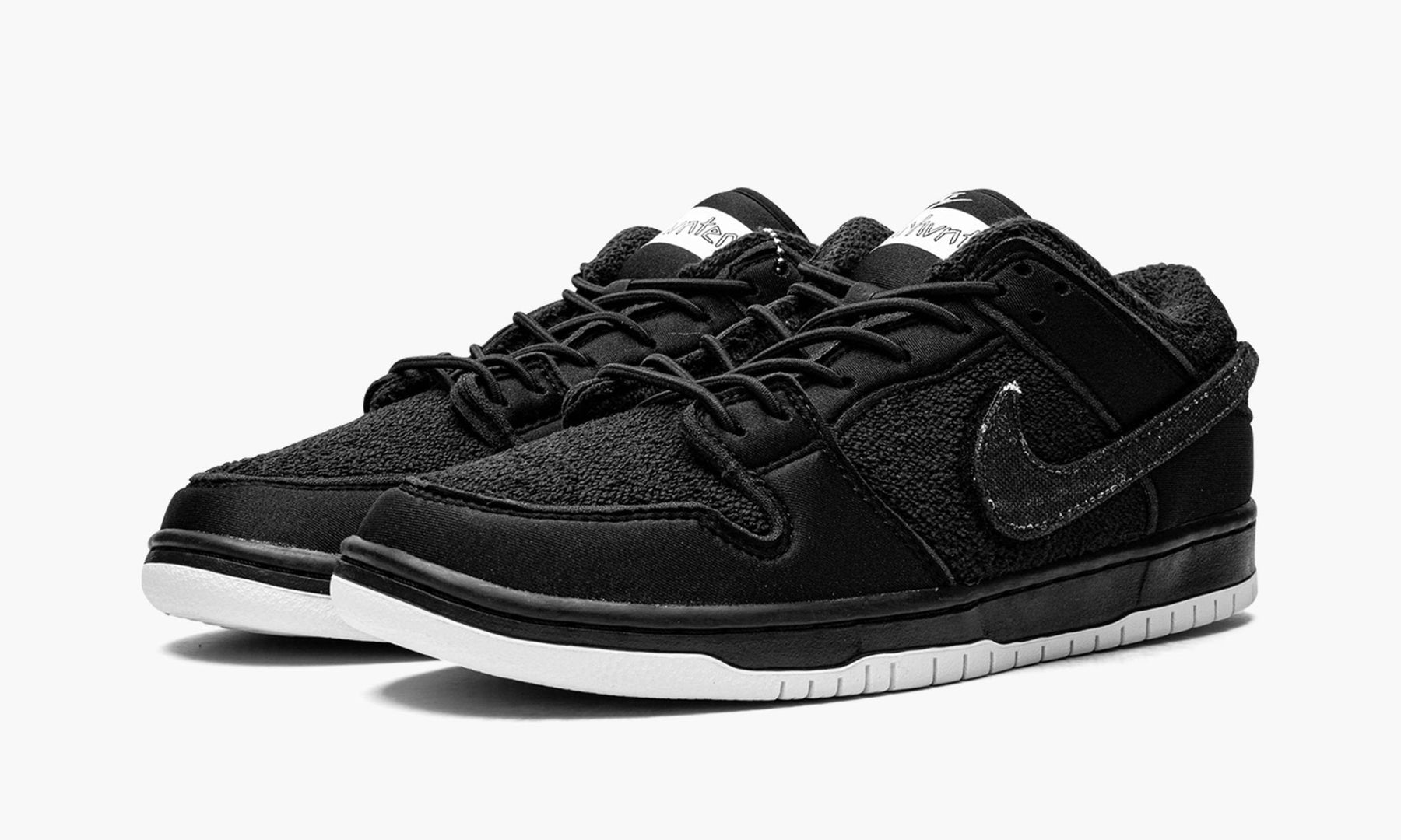 Nike SB Dunk Low "Gnarhunters"